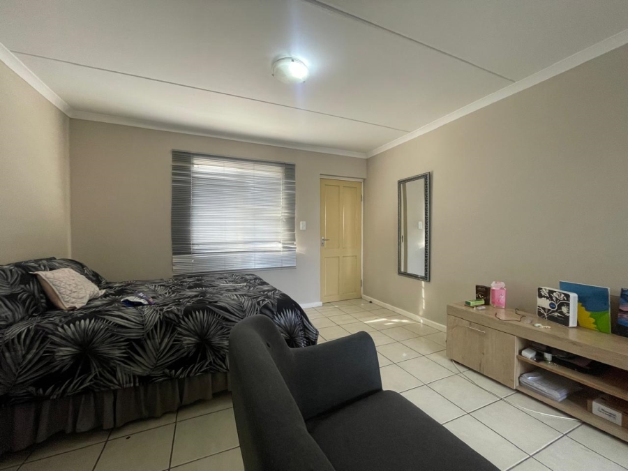 1 Bedroom Property for Sale in Maitland Western Cape